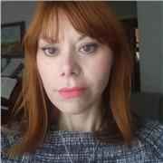 Profesora de lenguaje musical, canto, armonía, también soy maestra de primaria con la especialidad de música.